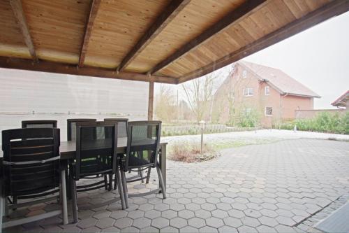 2 Private Single Rooms (5650)