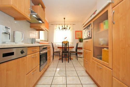 Hostal 4611 2 Private Single Rooms Laatzen