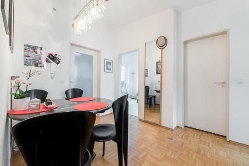 6704 Private Room 2 Persons