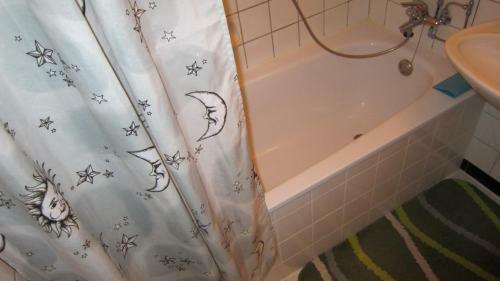 Two Private Rooms - Mittelfeld