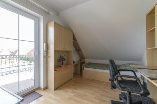 3 Private Rooms, 4 Persons (1889)