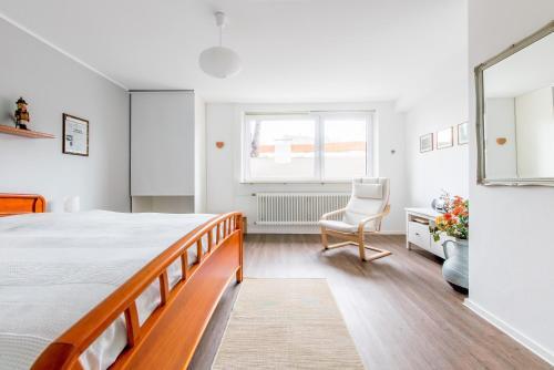1 Private Single Room, 1 Double Room, 3 Persons (6609)