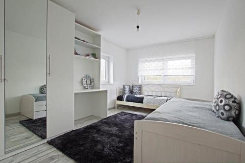 3 Private Rooms, 6 Persons (5287)