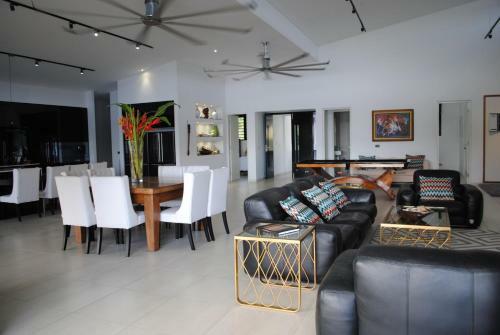 Onyx Luxury Harbour Resort Residences