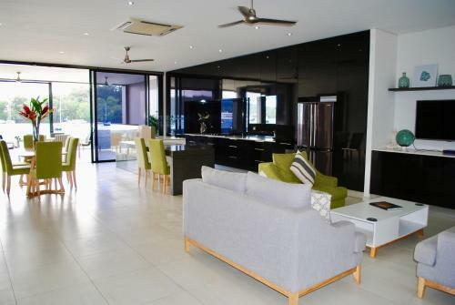 Onyx Luxury Harbour Resort Residences