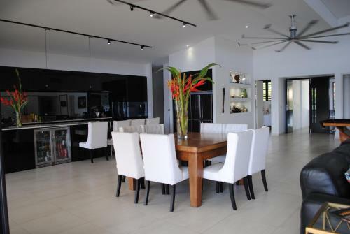 Onyx Luxury Harbour Resort Residences
