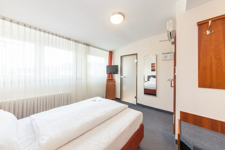 Hotel Flora Dus