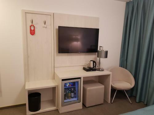 Apricot Hotel