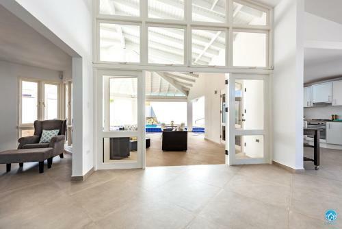Villa Palm Beach Gem - Right By Hotel Strip, Malls And Beaches!