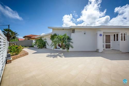 Villa Palm Beach Gem - Right By Hotel Strip, Malls And Beaches!