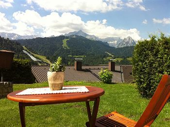 Hotel Sch�ne Aussicht Garni