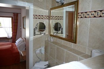 Hotel Sch�ne Aussicht Garni