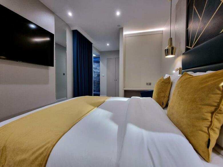 Hotel 43