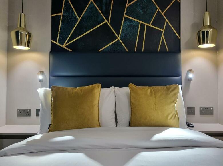 Hotel 43