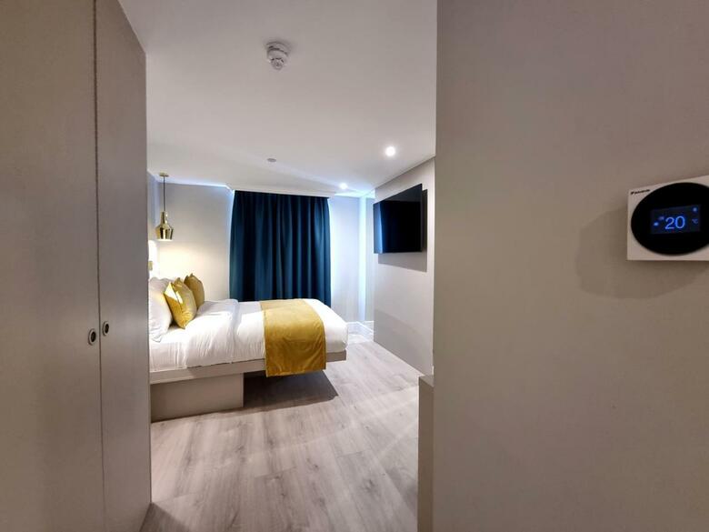 Hotel 43