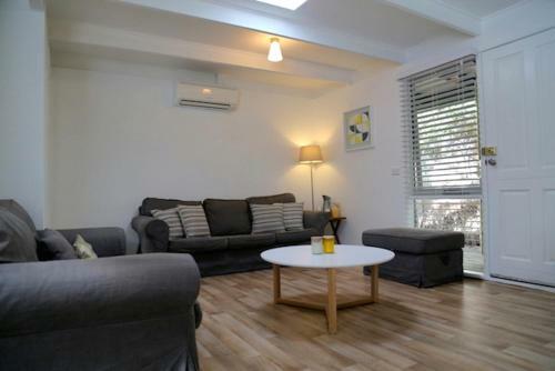 The Bach (batch) - Renovated In A Great Location