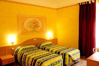 Bed & Breakfast Legends Hostel