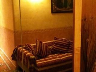 Bed & Breakfast Legends Hostel