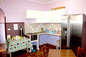Bed & Breakfast Legends Hostel