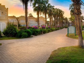 Hotel Makarim Annakheel Village
