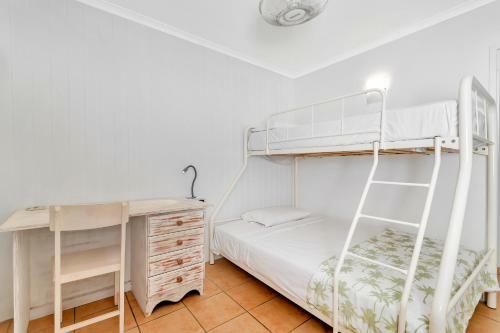 Coral Sea Holiday House