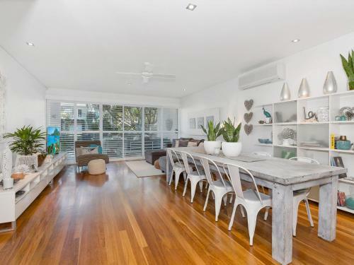 Villa Coastal Chic @ Casuarina