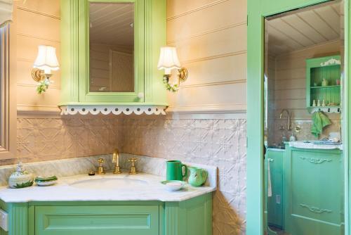 Tea Cup Cottage