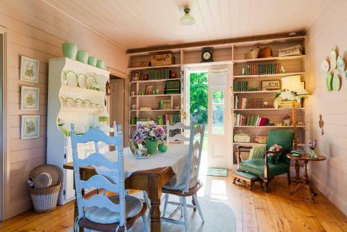 Tea Cup Cottage