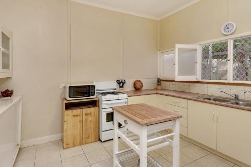 Maeville Cottage