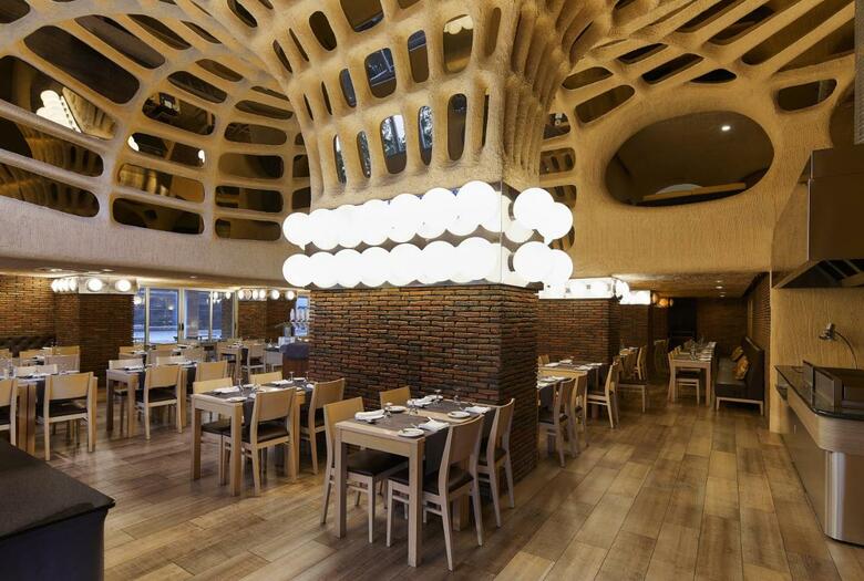 Alcazar Hotel & Spa
