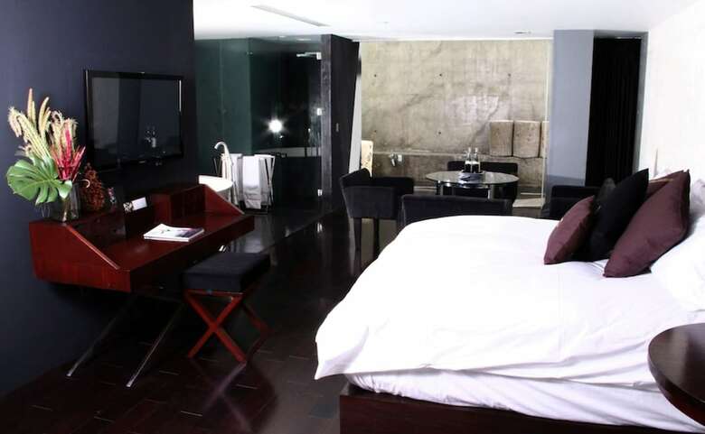 Demetria Hotel