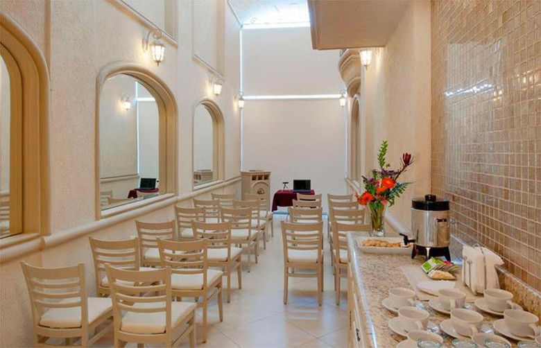 Hotel And Suites Quinta Magna
