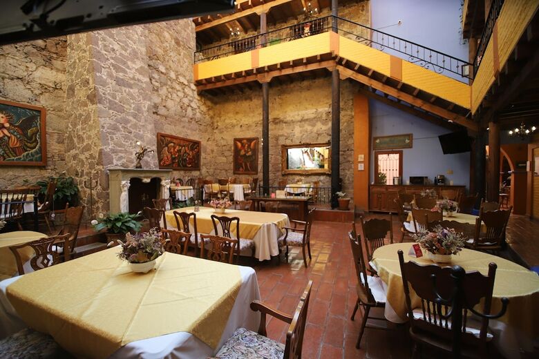 Hotel El Meson De Los Poetas