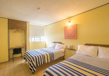 Hotel Mateos 1215