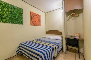 Hotel Mateos 1215