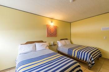 Hotel Mateos 1215