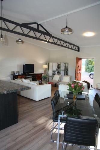 The Art Wearehouse In Deloraine