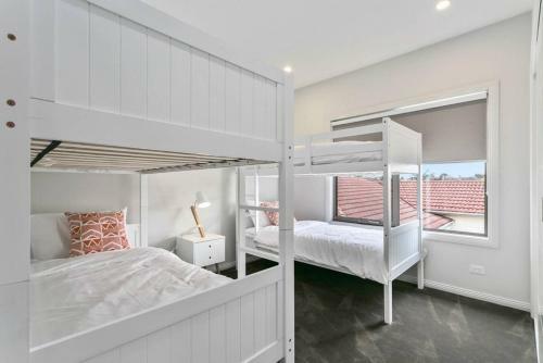 Dromana Beach House For Two Families.