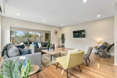 Dromana Beach House For Two Families.