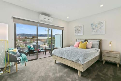 Dromana Beach House For Two Families.