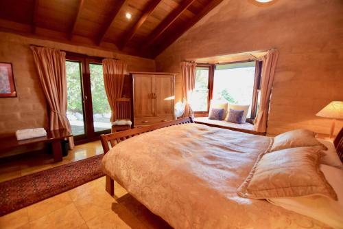Omaroo Mountaintop Villa