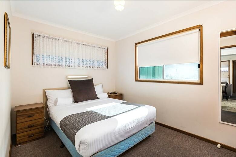 Motel Lakes Jakaranda Holiday Units