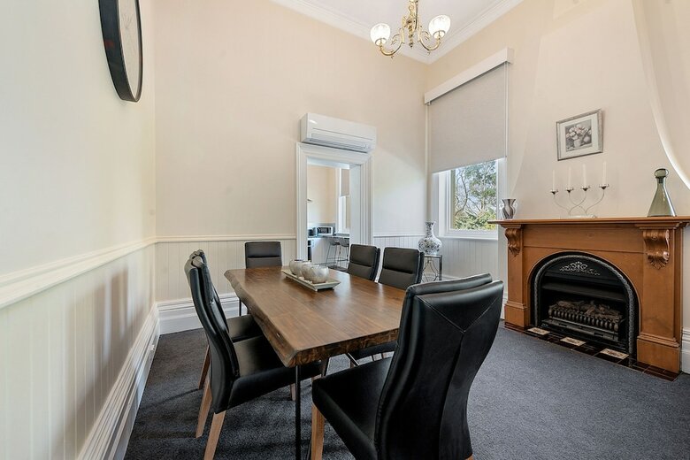 Waratah On York Bed & Breakfast
