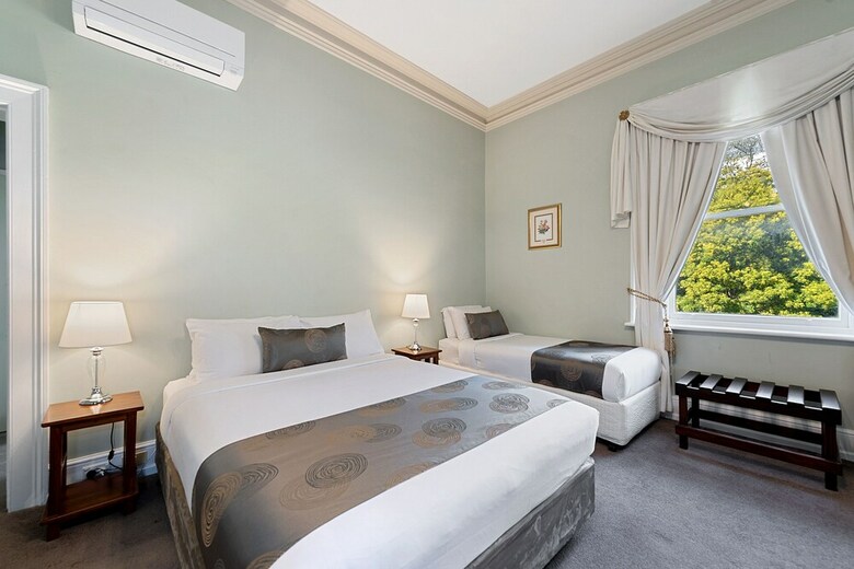 Waratah On York Bed & Breakfast