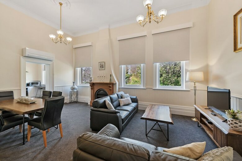 Waratah On York Bed & Breakfast