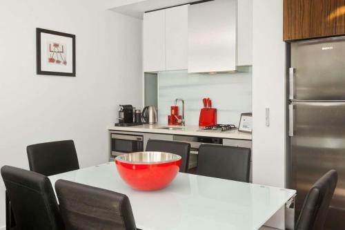 Espresso Apartments - Location And Bay Views