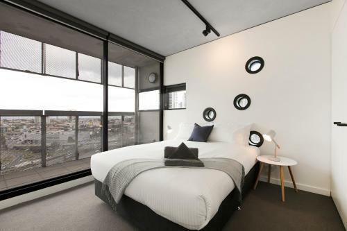 Complete Host Guild Apartments