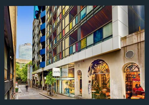 Quiet Laneway Apartment Near Bourke St Mall