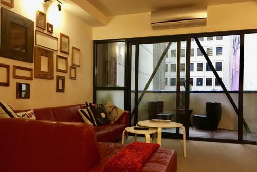 Quiet Laneway Apartment Near Bourke St Mall