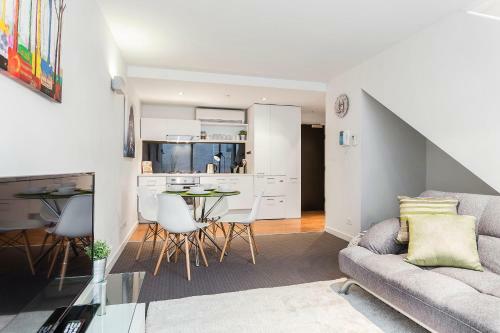 Complete Host Aqualuna Apartments